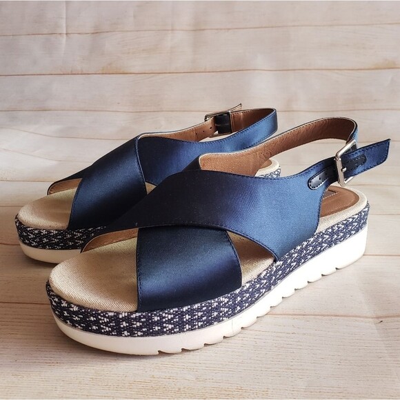 BCBGENERATION Xavier Satin Platform Cross Slingback Sandals Navy Size 8/38 - Picture 8 of 16